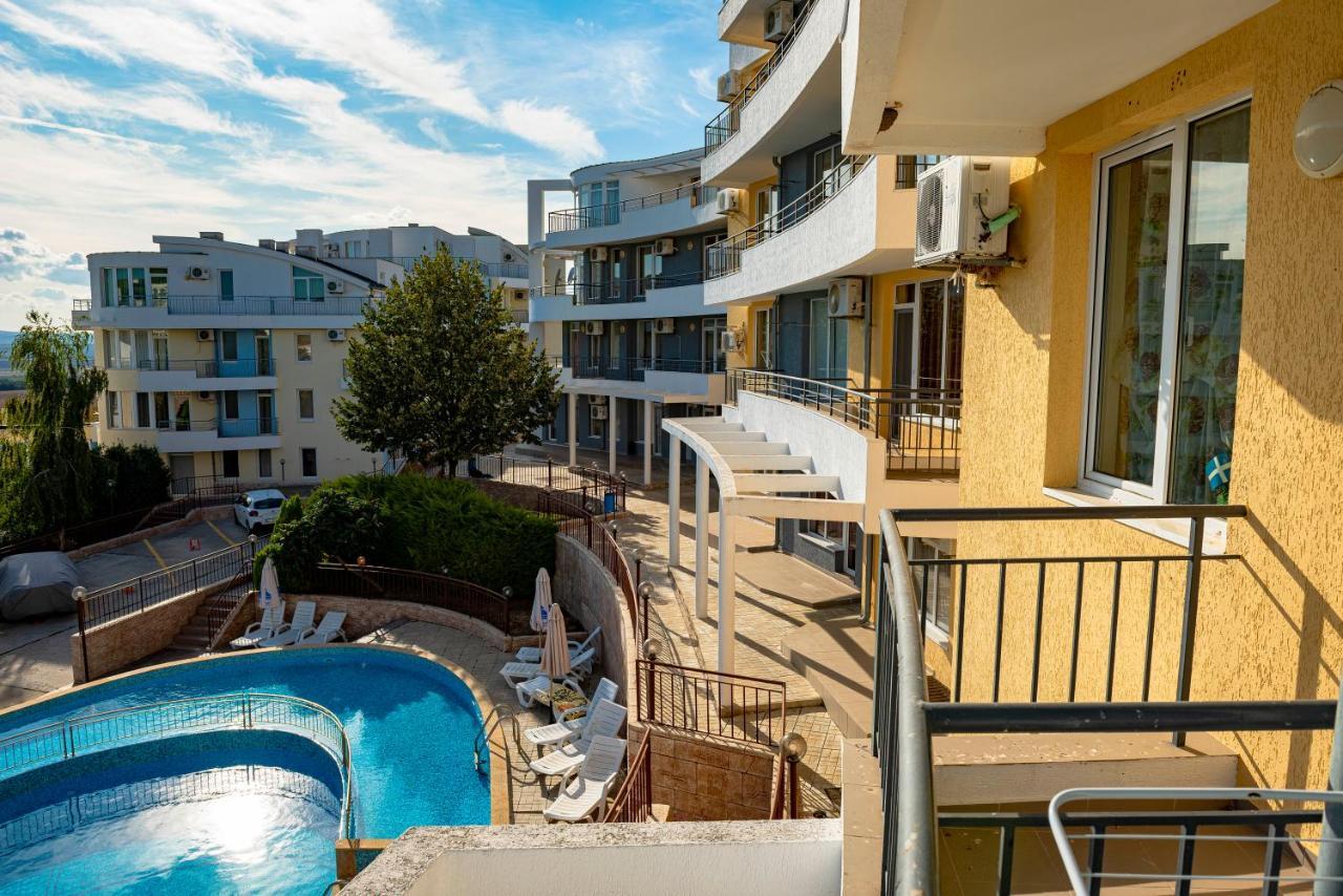 Menada Sunset Kosharitsa Apartments מראה חיצוני תמונה