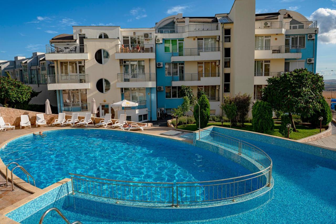 Menada Sunset Kosharitsa Apartments מראה חיצוני תמונה